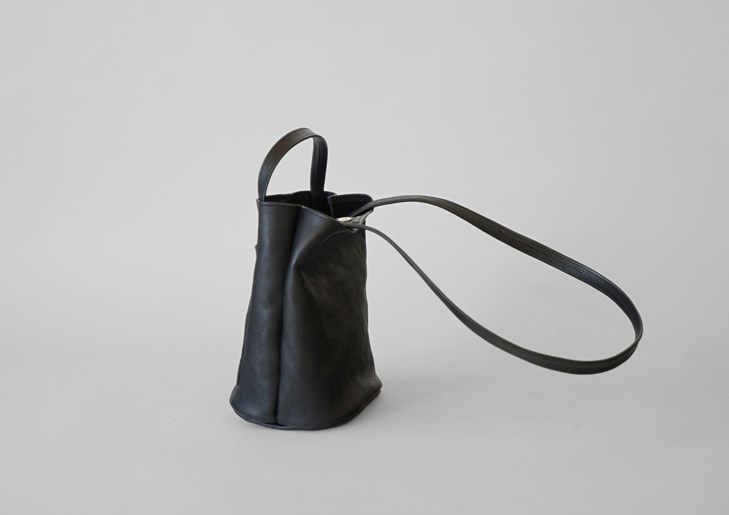 シボ黒：sail mini