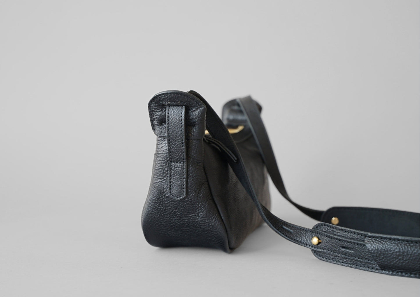 シボ黒：ship (ショルダーバック)