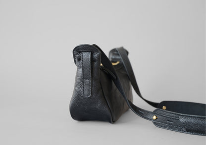 シボ黒：ship (ショルダーバック)