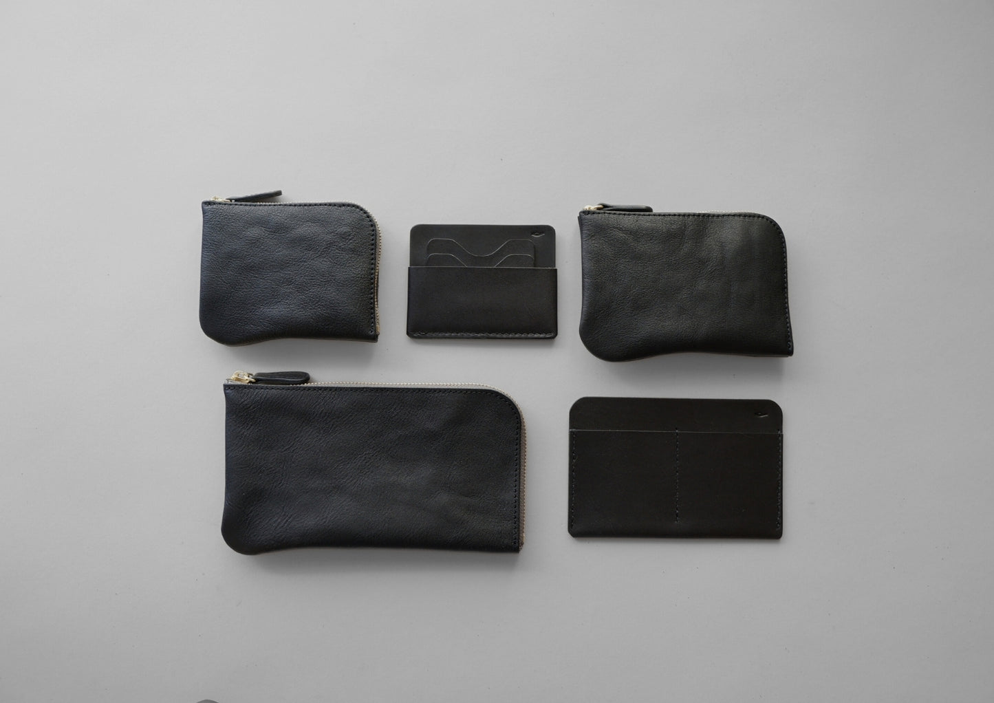 シボ黒：ミドルジップウォレット