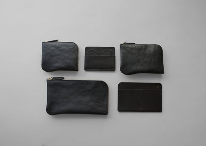 シボ黒：ミドルジップウォレット