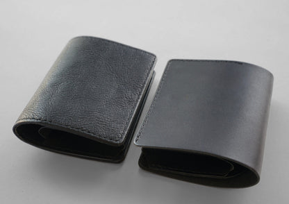 シボ黒：fin（うす型二つ折り財布）